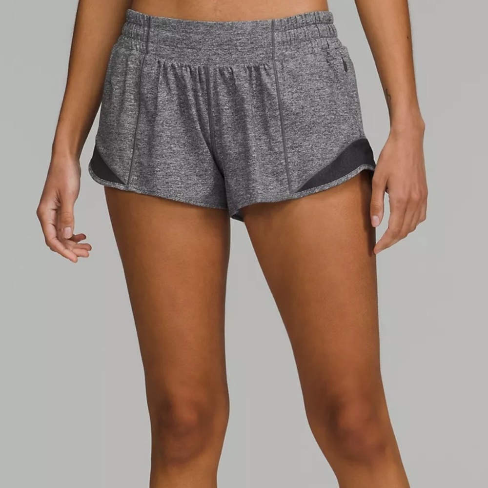 Lululemon Hotty Hot Low-Rise Lined Short 2.5"
